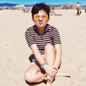 Meet your Posher, Abi